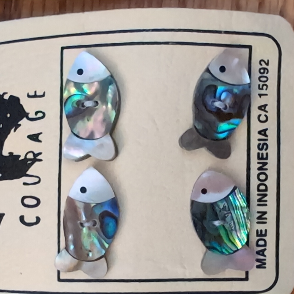Buttons - Fish and Bunny Buttons - Picture 2 of 5